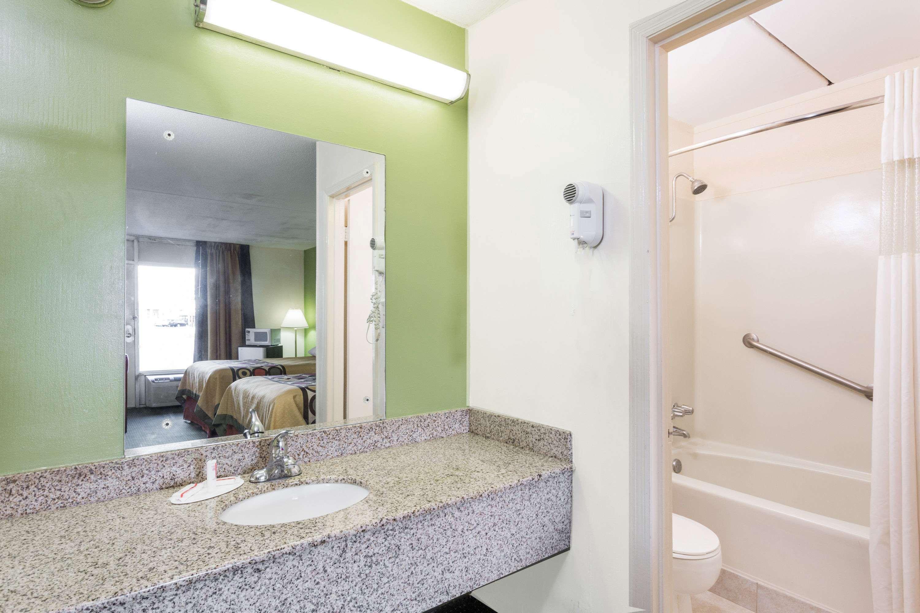 Hotel Super 8 By Wyndham Tifton Extérieur photo