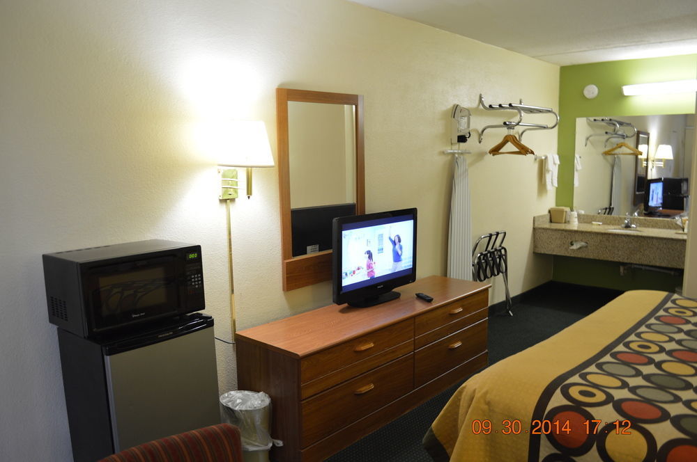 Hotel Super 8 By Wyndham Tifton Extérieur photo