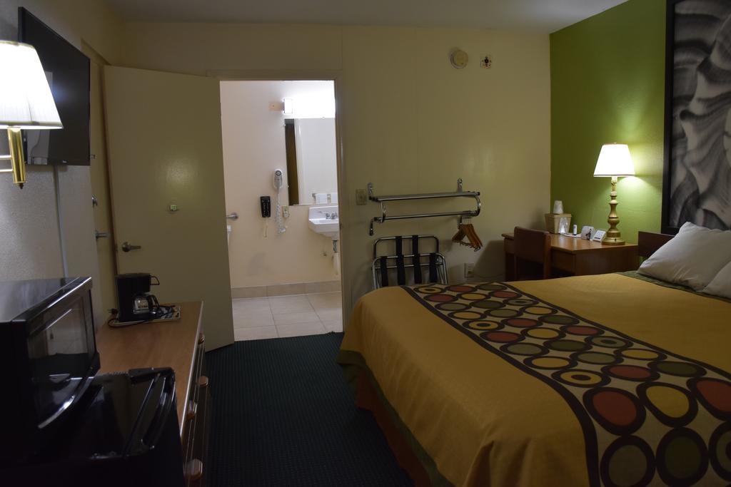 Hotel Super 8 By Wyndham Tifton Extérieur photo