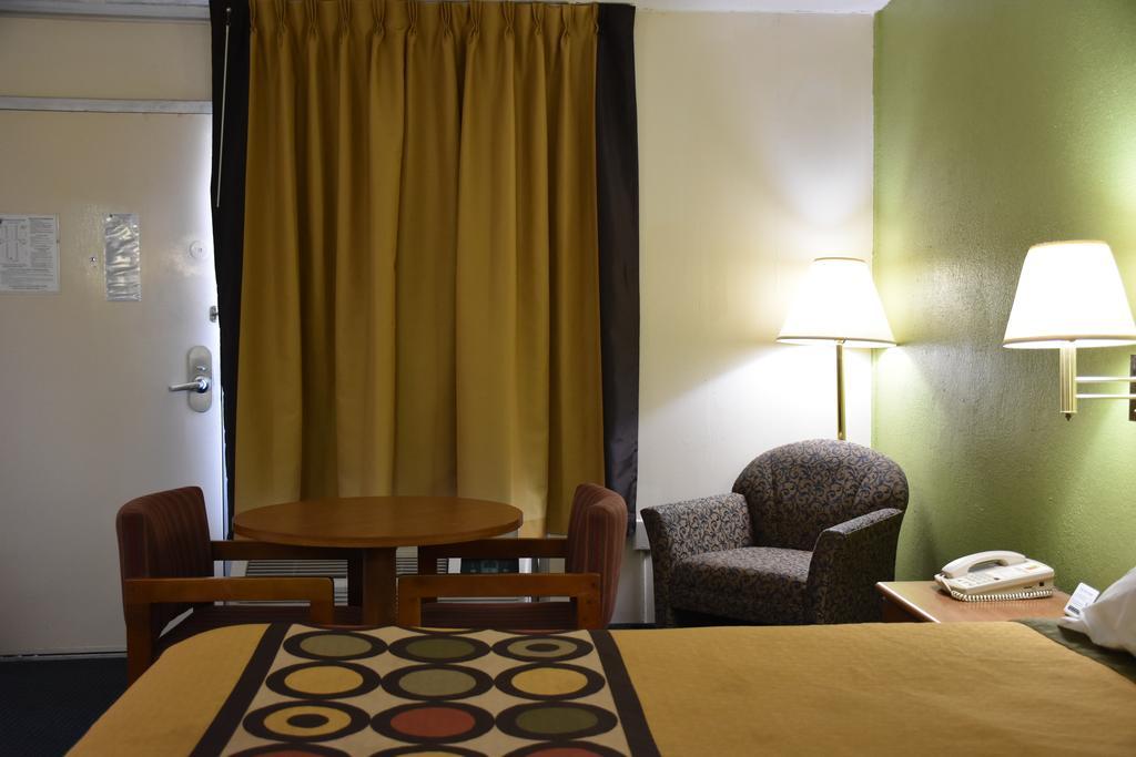 Hotel Super 8 By Wyndham Tifton Extérieur photo