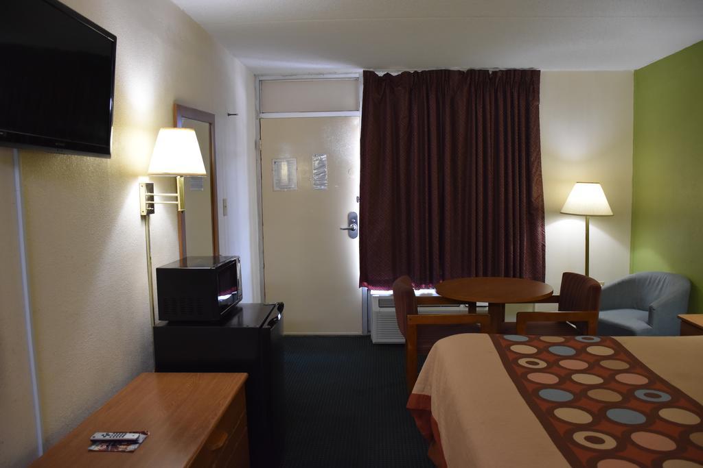 Hotel Super 8 By Wyndham Tifton Extérieur photo