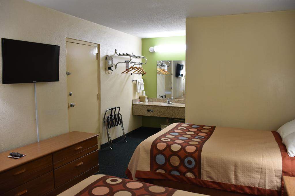 Hotel Super 8 By Wyndham Tifton Extérieur photo