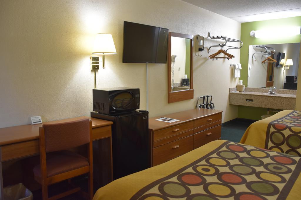 Hotel Super 8 By Wyndham Tifton Extérieur photo