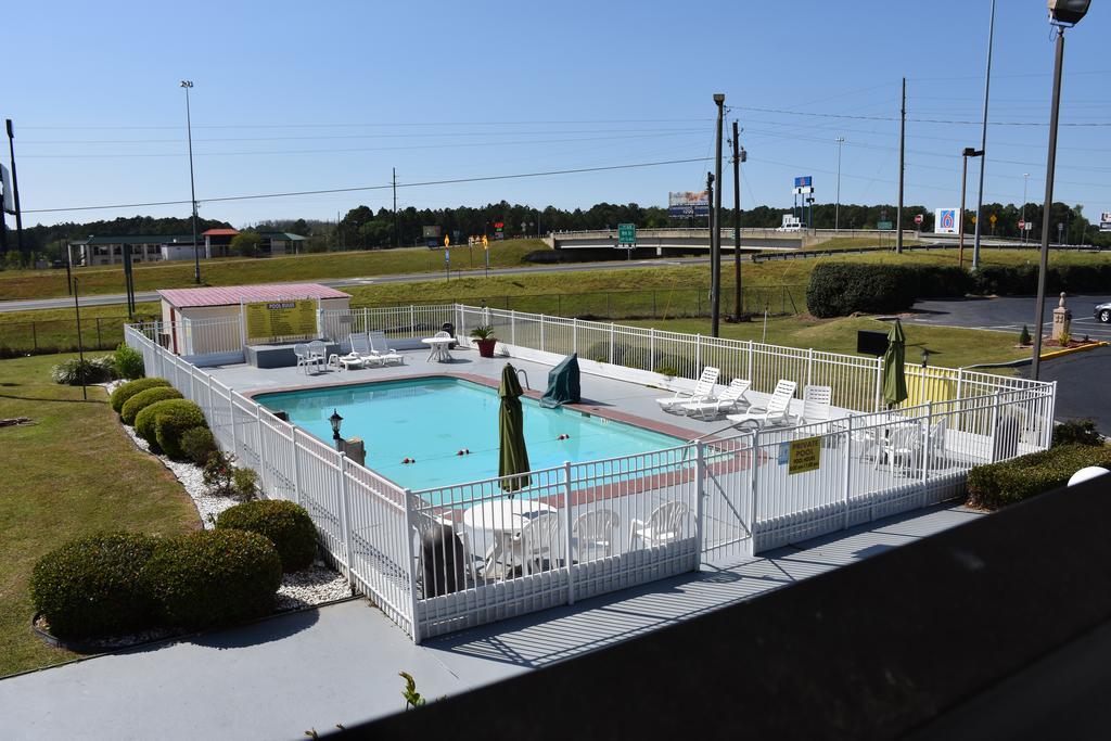 Hotel Super 8 By Wyndham Tifton Extérieur photo